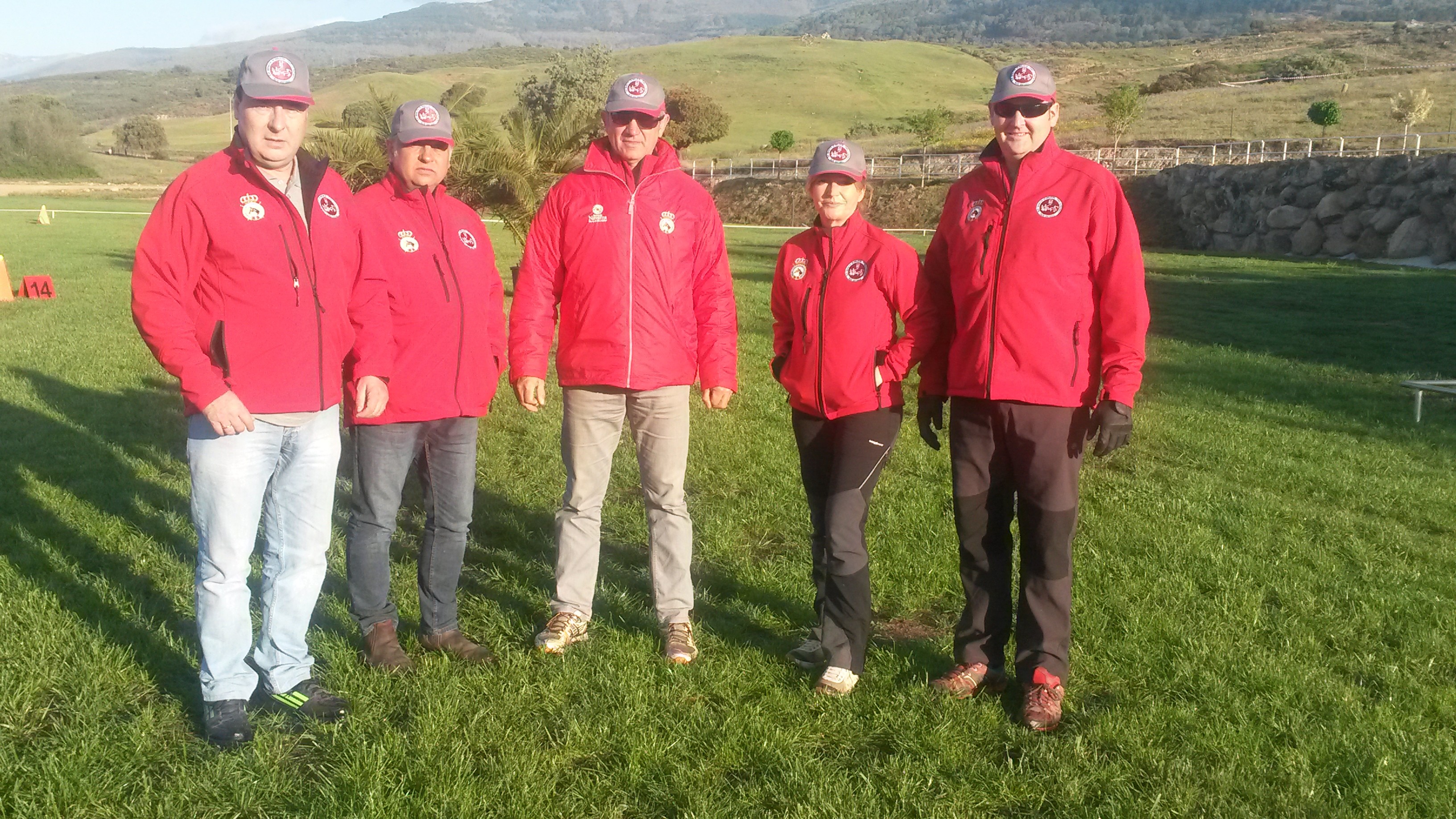 El equipo navarro de enganches destacó en el concurso Indoor finca el Quemado en Arenas de San Pedro (Ávila)